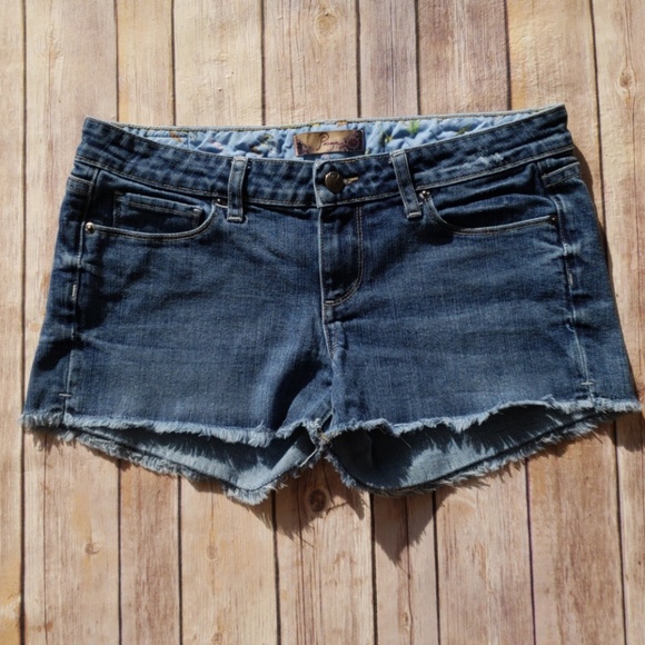 PAIGE Pants - Paige Silver Lake Cut Off Jean Shorts - Size 27 PAIGE Pants - Paige Silver Lake Cut Off Jean Shorts - Size 27
